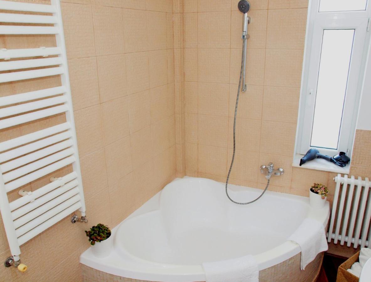 Sweet Dreams Suites Cismigiu Gardens بوخارست المظهر الخارجي الصورة